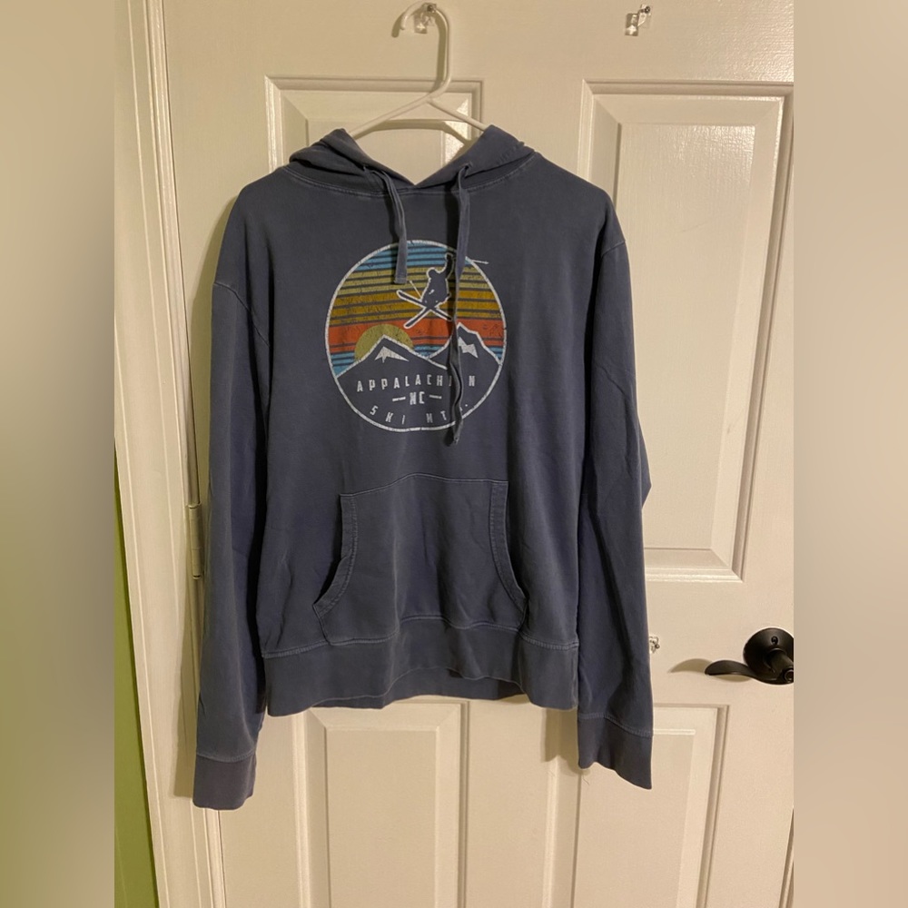 App ski mountain sweatshirt